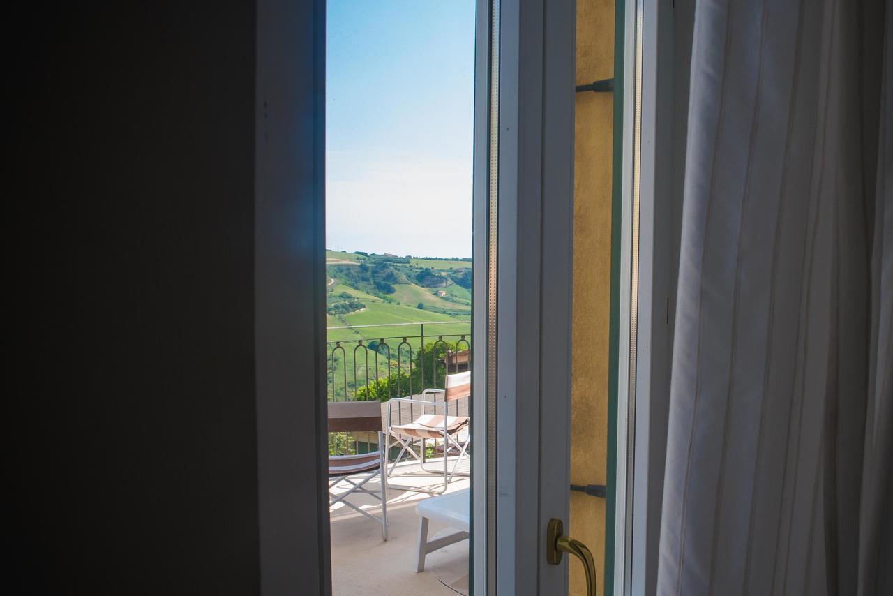 B&B Palazzo Mestichelli Boutique Palace Monteprandone Eksteriør billede